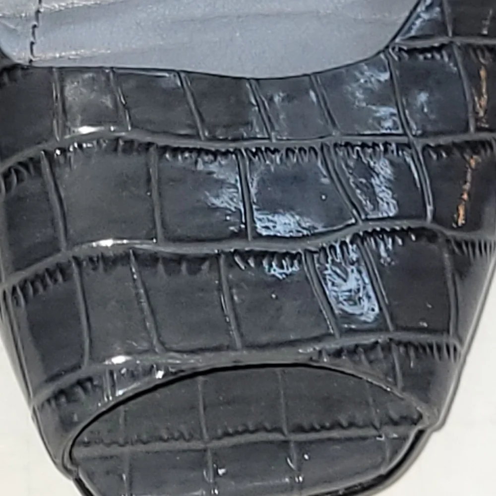 Tahari Lindsey Leather Suede Textured Open Toe Heels Size 7M - Picture 10 of 10